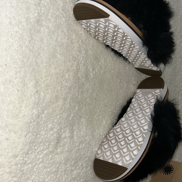 UGG Holly Shearling Sandals - Picture 2 of 4